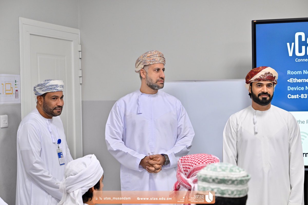 utas_musandam's tweet photo. استقبل فرع الجامعة بمسندم فريق السجل المهني للطلبة الذي قدّم ورشة تعريفية تهدف إلى توعية الطلبة بمفهوم السجل المهني وأهميته في المسار الأكاديمي والمهني.

#جامعة_التقنية_والعلوم_التطبيقية_بمسندم 
#آفاق_واسعة https://t.co/bNgQyiIJyW