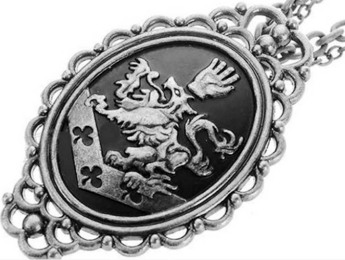 frozenvanity's tweet image. 𝘐 𝓁𝘪𝘷𝘦𝘥 𝒾𝘯 𝒶 𝒹𝘪𝘧𝘧𝘦𝘳𝘦𝘯𝘵 𝓌𝘰𝘳𝘭𝘥 𝓉𝘩𝘢𝘯 𝓎𝘰𝘶 𝒹𝘰, 𝓑𝓮𝓵𝓵𝓪.

ℳ𝘺 𝒽𝘶𝘮𝘢𝘯 𝓌𝘰𝘳𝘭𝘥 𝓌𝘢𝘴 𝘢 𝓶𝓾𝓬𝓱 𝓈𝘪𝘮𝘱𝘭𝘦𝘳 𝓅𝘭𝘢𝘤𝘦. ℐ𝘵 𝓌𝘢𝘴 𝟷𝟿𝟹𝟹. ℐ 𝓌𝘢𝘴 𝟷𝟾, 𝒶𝘯𝘥 ℐ 𝓌𝘢𝘴 𝓫𝓮𝓪𝓾𝓽𝓲𝓯𝓾𝓵.

       ℳ𝘺 𝓁𝘪𝘧𝘦 𝓌𝘢𝘴 𝓹𝓮𝓻𝓯𝓮𝓬𝓽.