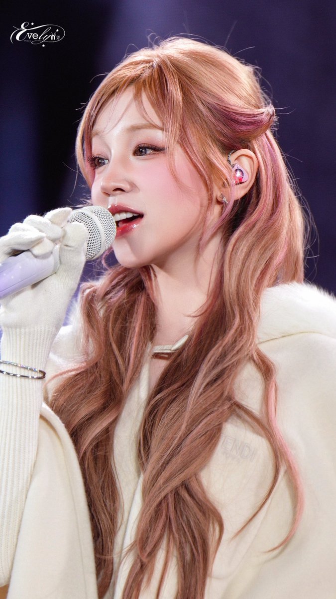 251129
#아이들  #우기
#IDLE  #YUQI #宋雨琦