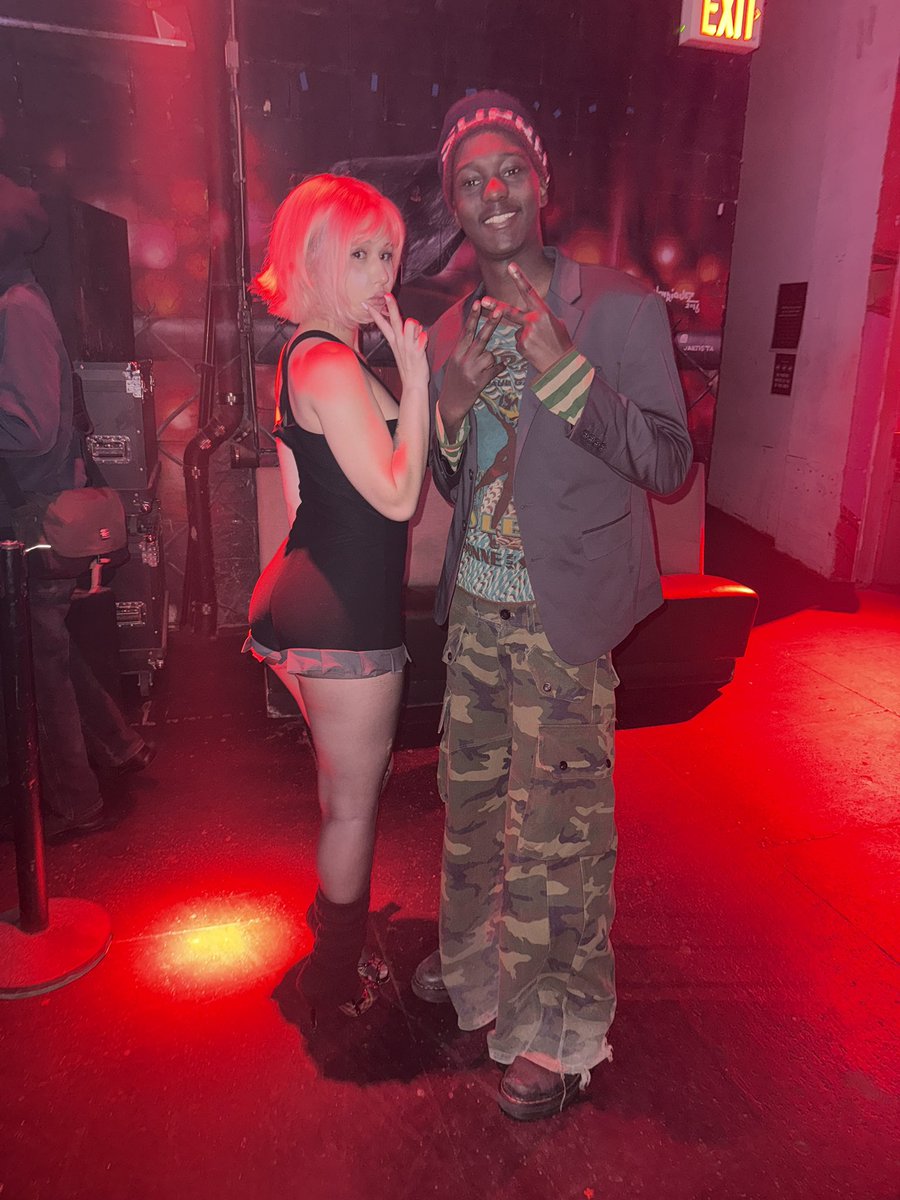 awfulbari tweet media