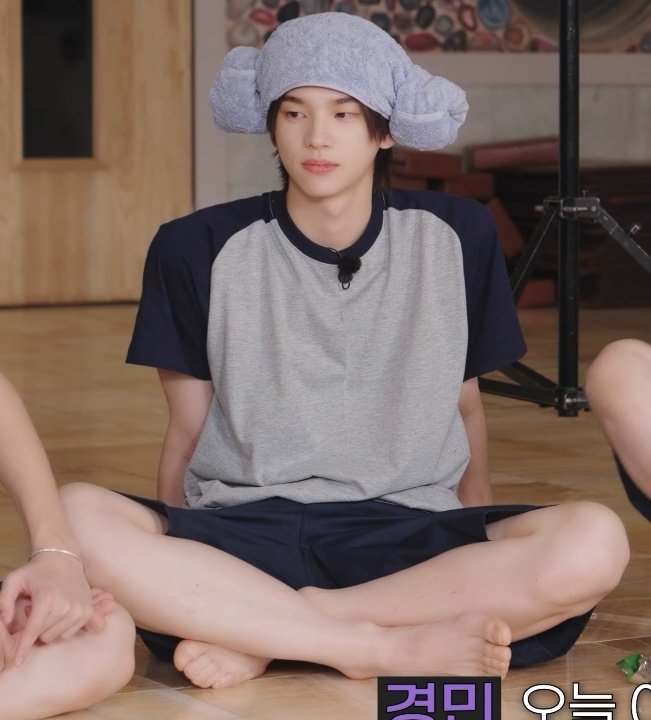 TWS Shinyu wins "Best toes" of this year