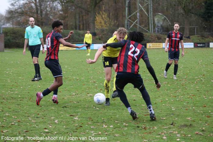 En nog een album van de wedstrijd <a href="/VVBoekelSport/">v.v. Boekel Sport</a>  - <a href="/bsvlimburgia/">bsv limburgia</a>  op voetbal-shoot.nl Eindstand 2 - 0