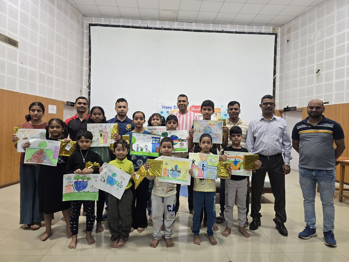IN_Circars's tweet photo. 🎨 Swachhta Pakhwada Painting Competition at SMA Sri Vijaynagar Colony!
Young artists showcased inspiring messages on cleanliness, waste segregation & a greener future. 🇮🇳
#SwachhtaPakhwada
#INSCircars
#ArtForChange https://t.co/bQ9Uoy2RAf