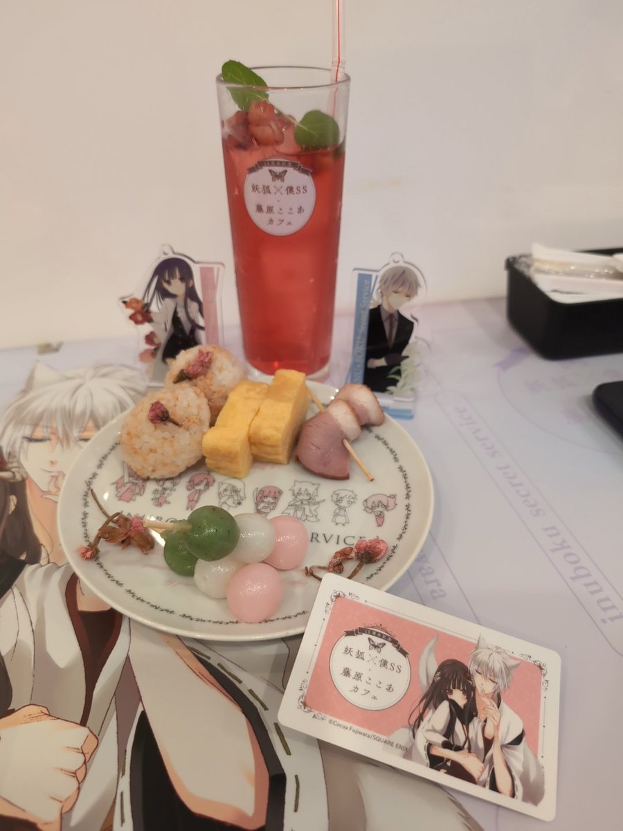 maple_ok's tweet photo. #いぬぼく15thカフェ 
前半後半どっちも行ってきたー！
コースター、凛々蝶と双熾コンプ！
楽しかった(^^) https://t.co/1ONioWtVrS