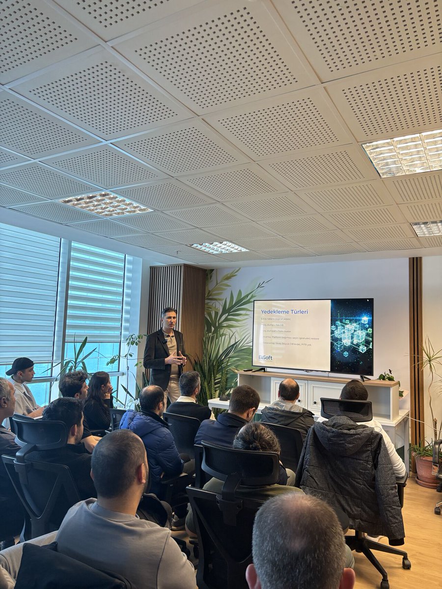 BiSoftBilgi's tweet image. PGDEV Ankara kapsamındaki PostgreSQL etkinliğimizi başarıyla tamamladık! 🎉
Kaçıranlar için yayını çevrim içi izlemek mümkün.
Yayında; güvenlik, süreklilik ve yüksek erişilebilirlik çözümleri üzerine değerli bilgiler paylaştık. Katkı sunan herkese teşekkürler! 🙌
#PostgreSQL