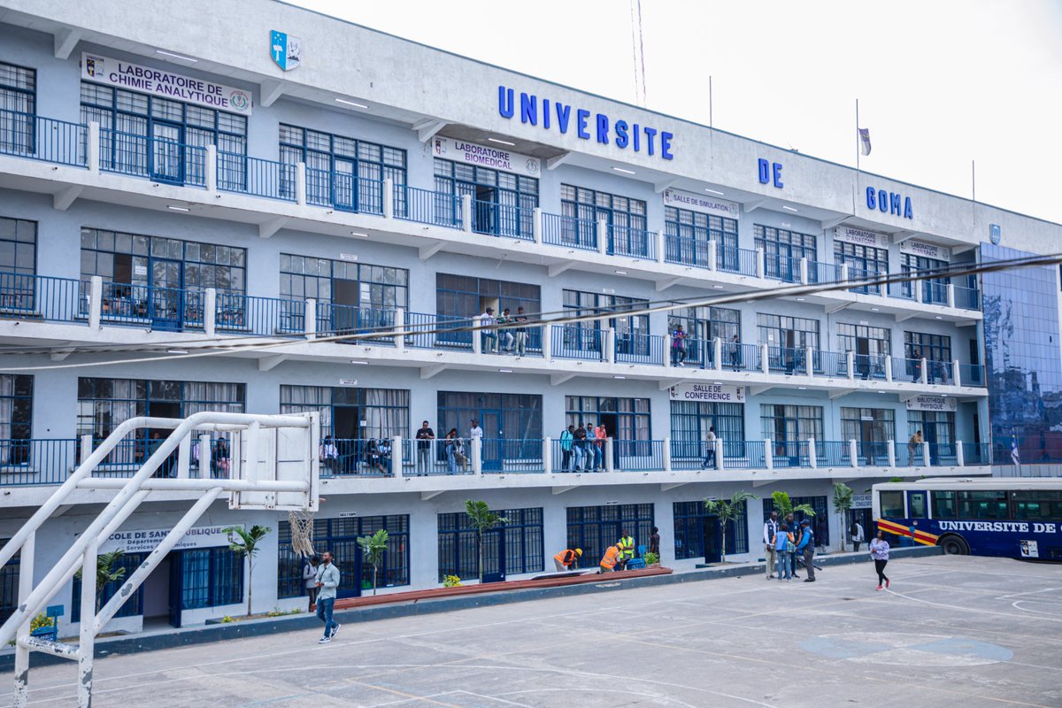 OMSRDCONGO's tweet photo. Inspirer l'espoir &amp; l'action collective pour des campus universitaires sans #ViolenceSexiste. @OMSRDCONGO, dans le cadre des #16Jours d'activisme, a formé une centaine d'étudiant(e)s de l'Université de #Goma🇨🇩 sur les mécanismes de plainte liés aux violences basées sur le genre. https://t.co/gissEkA9lr