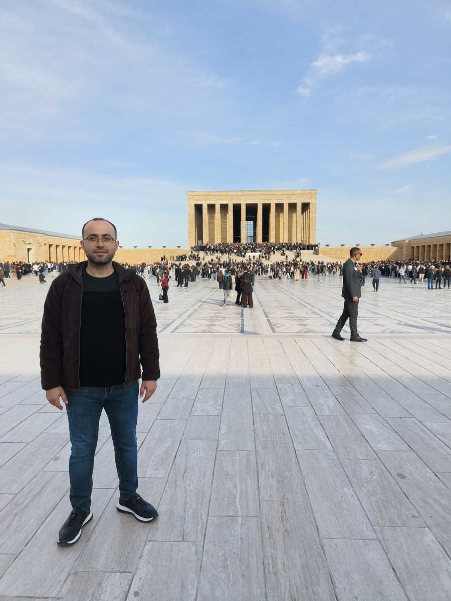srknjms's tweet photo. Yıllar sonra görünür olup aktif bir şekilde twitter kullanmaya karar verdim.bu da ilk postum olsun 🏳️‍🌈 https://t.co/T2tO4jRdlG