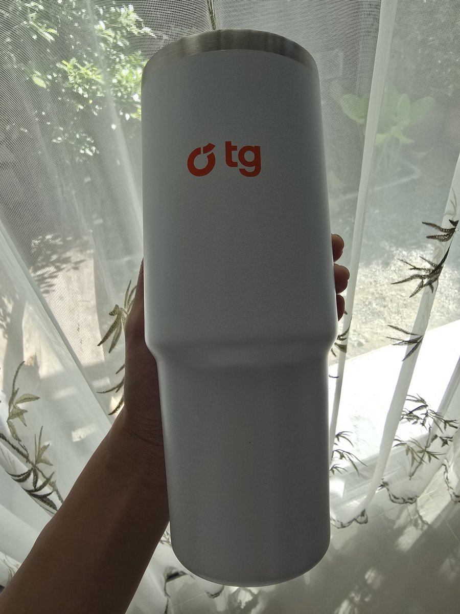 yglseries's tweet photo. @banthitqq แก้วใหญ่มากค่ะ กินน้ำเยอะแน่นอน https://t.co/hlWoKhN18c