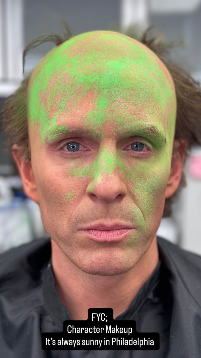 smormulover's tweet photo. the reason why Charlie's tongue is green is cuz he licked dennis #charden https://t.co/SHSSA3wfiH