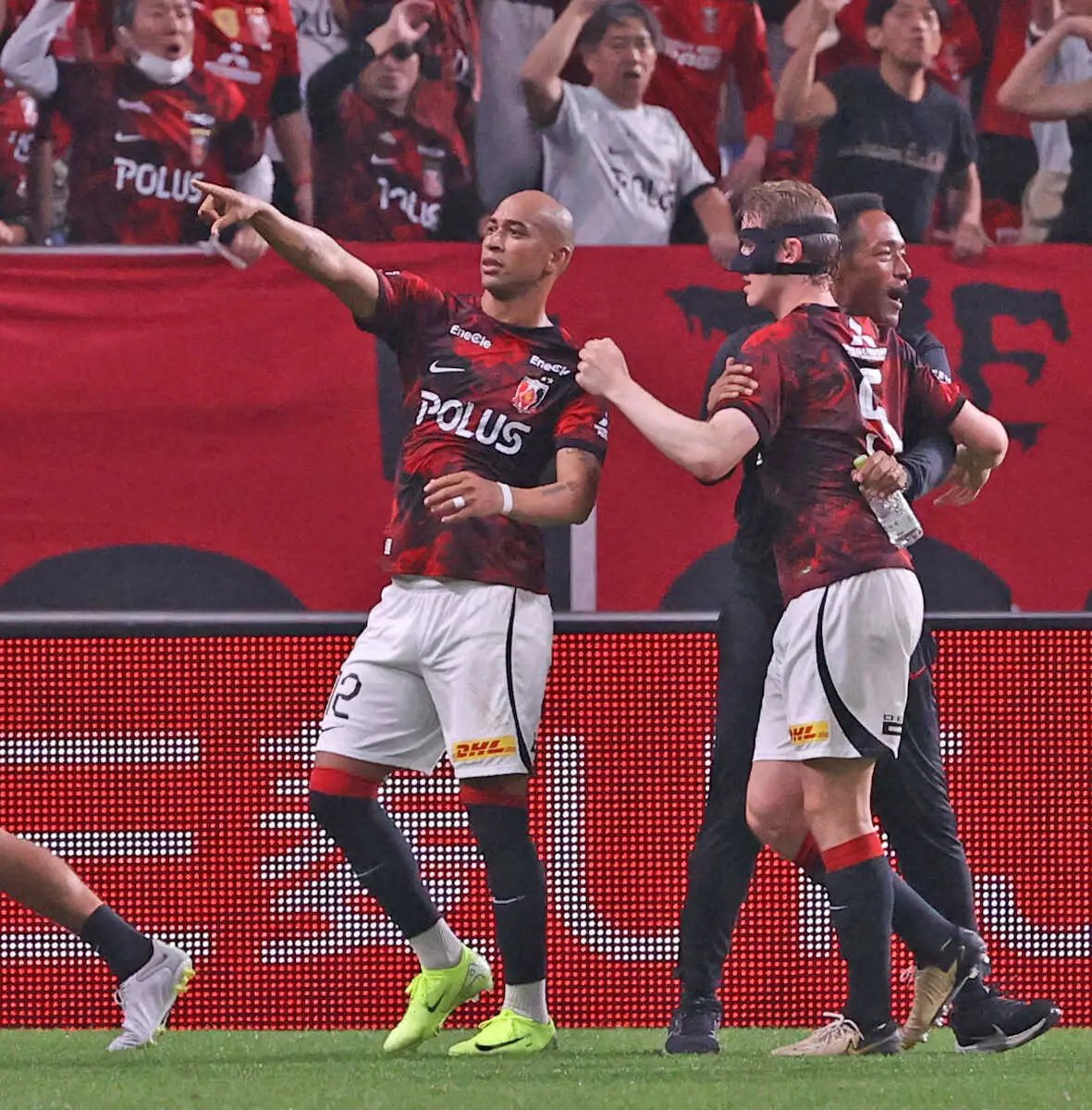 fc東京 が #浦和レッズ に所属している #チアゴサンタナ をリストアップ