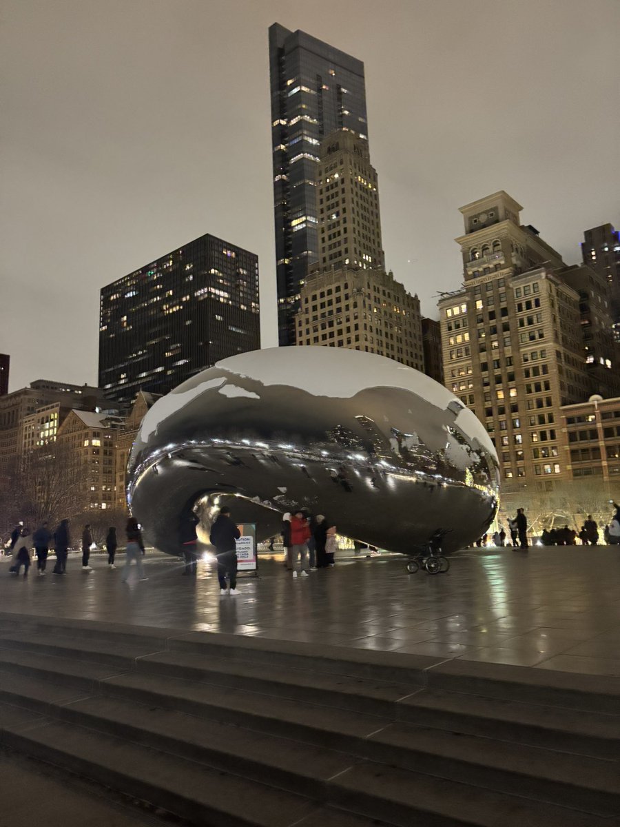 _Ryannaaa's tweet image. 2:30 baby won’t you meet me at the bean.