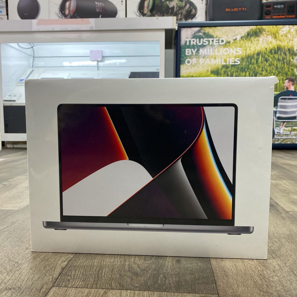 LaptopsArena's tweet image. Brand New 2021 Apple MacBook Pro M1 Max 14.2” 12-Core CPU 24-Core GPU 16-Core Neural Engine 32GB RAM 1TB SSD - Gray
Kes 190,000.
Call 0721 763 763
Visit us: Nairobi Along Mama Ngina Street, Norwich Union House, 1st Floor Suite 9.
#laptopsarena #brandnewmacbook #appleshopke…