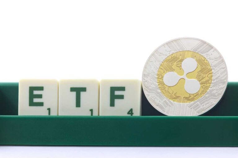 TimFray's tweet photo. The first U.S. spot XRP ETF, XRPC, has dropped nearly 20% weeks after launch as crypto market volatility and profit-taking dampen momentum.   https://t.co/xwB8gjOfWd https://t.co/PVbk2qRfZt