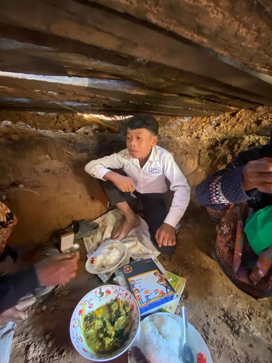 PFuszJkKfPFI0Nd's tweet image. Thai military attack Cambodia soldier and civilian in 08.12.2025
#justiceforcam