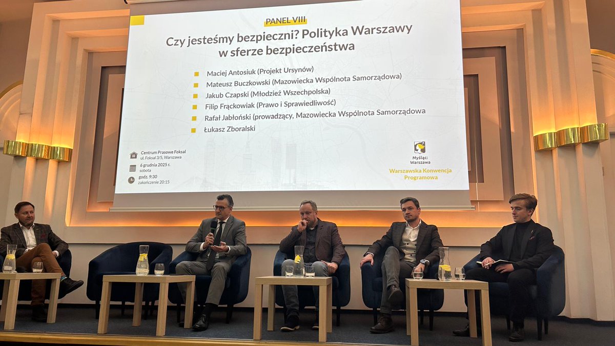 Cieszę się, że mogłem przedstawić tezy nt. bezpieczeństwa stolicy podczas ważnej debaty samorządowej pt: "Czy Warszawa jest bezpieczna?" 

Warszawa 2025 jest narażona na dwa zasadnicze zagrożenia, które są funkcja sytuacji międzynarodowej i bezpieczeństwa Polski:
- uderzenie