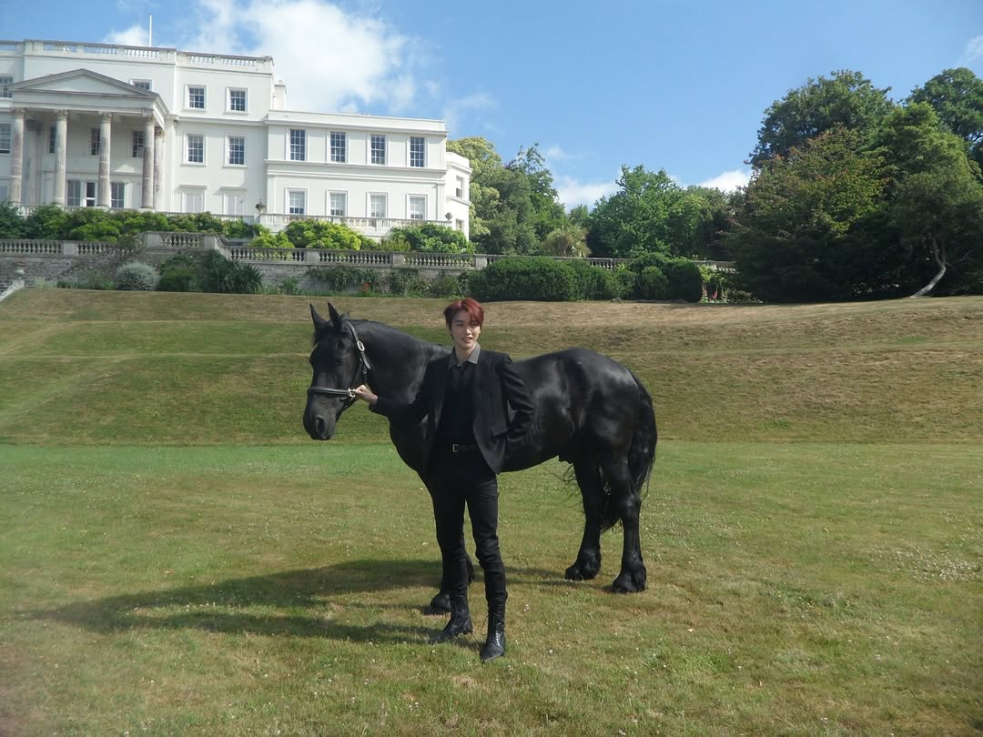 251208 riize instagram update with #sungchan

my buddy 🐴