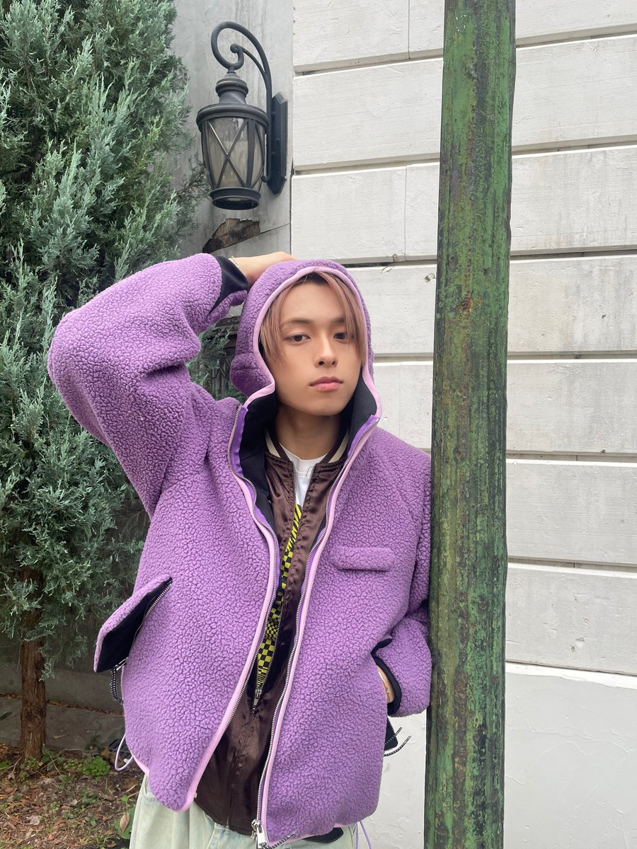 _KID_PHENOMENON's tweet photo. みなさあん！
先日YouTubeにて公開になった
″OUR TIME″の
Performance Video観てくれましたかあ！😎

今回はChoreo by 
KID PHENOMENON
そして、カメラワークや構成にもこだわったりと
自分達なりの″OUR TIME″を表現しました🧚‍♂️

是非沢山観て、感想教えてくださあああい！
https://t.co/zXyXsaXE99

もちろん！
ハイプも忘れずに！🤩

by 蒼真🐰

#BlackFlame #OURTIME
#キドフェノ #川口蒼真
#KIDPHENOMENON