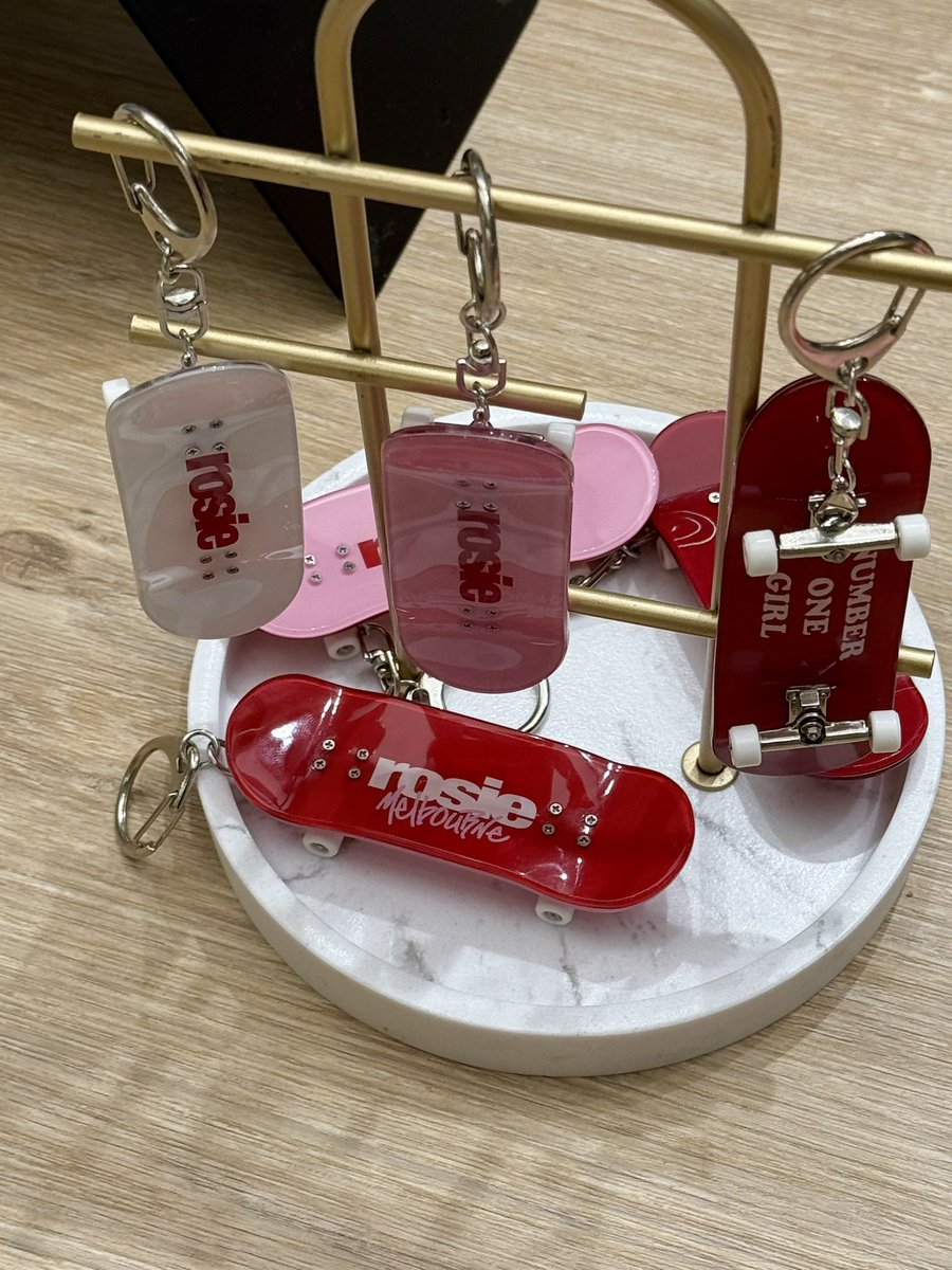 coduddkrl's tweet image. 키링품절이라 앙앙울고시펏음/.....ㅠㅠ!!!!