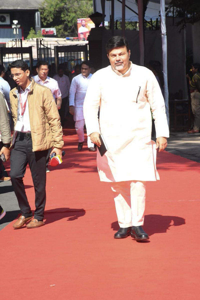 महाराष्ट्र विधिमंडळ हिवाळी अधिवेशन २०२५। दिवस पहिला

📍नागपूर

#wintersession2025 #हिवाळीअधिवेशन२०२५ #Nagpur #maharashtra  #DrAshishDeshmukh