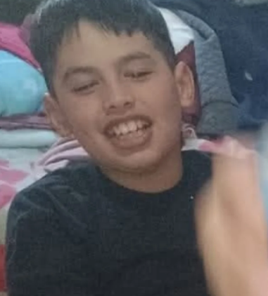 desaparecidaorg's tweet image. #URGENTE DENUNCIA RECIBIDA EN TIEMPO REAL #PARANA
Pedro Monzón Bogarín tiene 10 años, desapareció el 7/12/25 a las 16 horas.
Por favor compartir y avisar #Urgente a la policía local o al ☎️ 101 o 911

#Parana #EntreRios