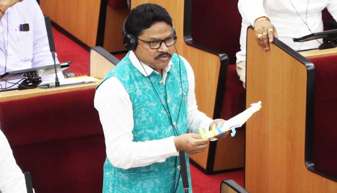 60% doctor posts vacant in Odisha "Out of the 15,774 sanctioned doctor posts, as many as 9,503 posts are lying vacant in the State," Health & Family Welfare Minister Mukesh Mahaling informs #