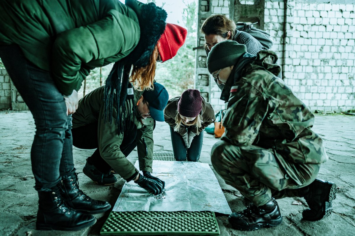 terytorialsi's tweet photo. 6 Mazowiecka Brygada OT szkoli mieszkańców w programie wGotowości – survival, nawigacja, pierwsza pomoc i praktyczne działania w sytuacjach kryzysowych.

Wiedza, która zwiększa bezpieczeństwo 💪🇵🇱
#wGotowości #Terytorialsi #6MBOT #WOT #Bezpieczeństwo