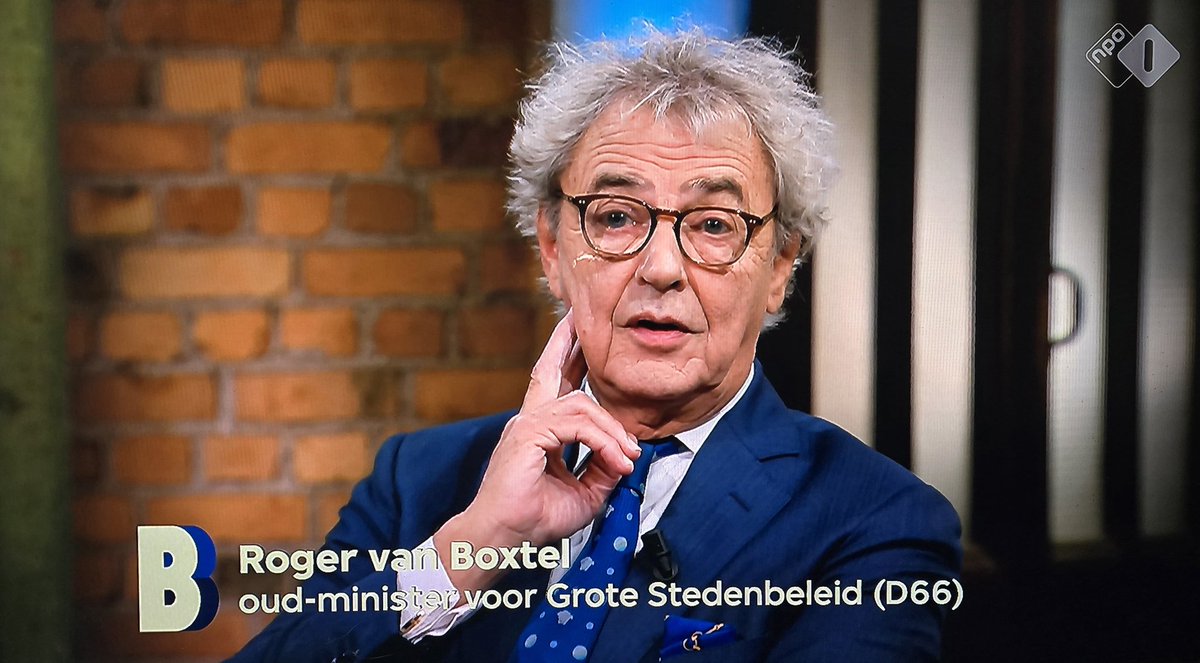 widtvoet's tweet photo. -Van Boxtel: ga voor kabinet D66, CDA, VVD
-warmste zeven december ooit gemeten
-F-35's ingezet vanwege melding drone
-provincies boos op Rijk om stikstofaanpak
-Hongkongers naar de stembus
-blije Wolter noemt Chris bokkelul
-Trump teleurgesteld in Zelensky
#7december https://t.co/1tY1ZidRgU