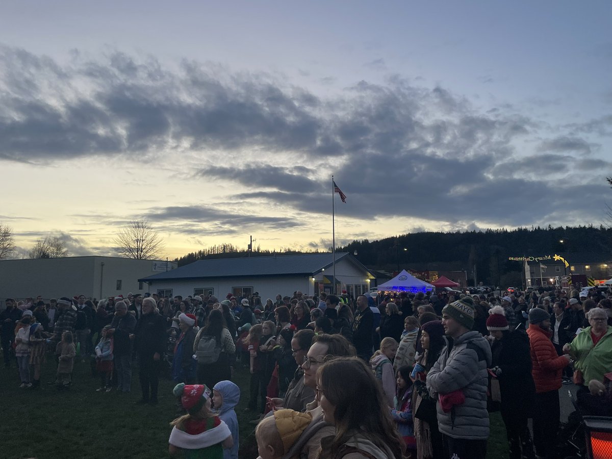 Christmas in Carnation was a blast! Thank you to the Carnation Chamber of Commerce for putting on this wonderful event each year.