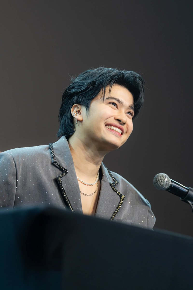 iamgrinz's tweet photo. ดวงตาคู่นั้น มองมาที่ NONTFAM
ยังอบอุ่นเหมือนเดิมเสมอเลย🤍

#NONTTANONT

     01.03.25                                  06.12.25 https://t.co/vuZet44eQU