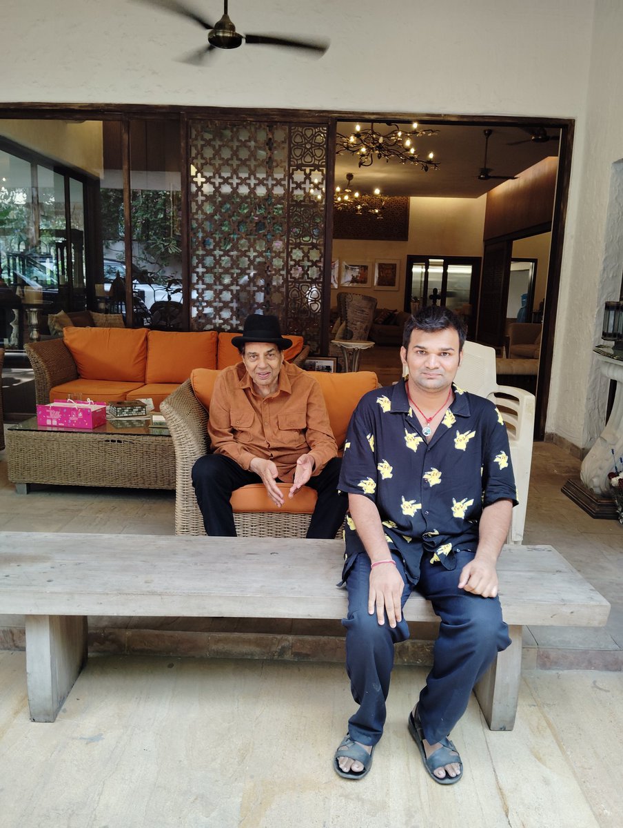 pillaybhushan0's tweet photo. @dreamgirlhema Remember Dharam Papa ji Ji on his birth anniversary
Happy 90th Birthday Dharmendra Papa Ji, the legendary actor of #Bollywoodcinema
He was born on #Dec8 in 1935, and we have lost him on #Nov24 this year.
We all miss u so much 💔💔😢😢
#happybirthday#Dharmendra https://t.co/ocv1Qm1zLv