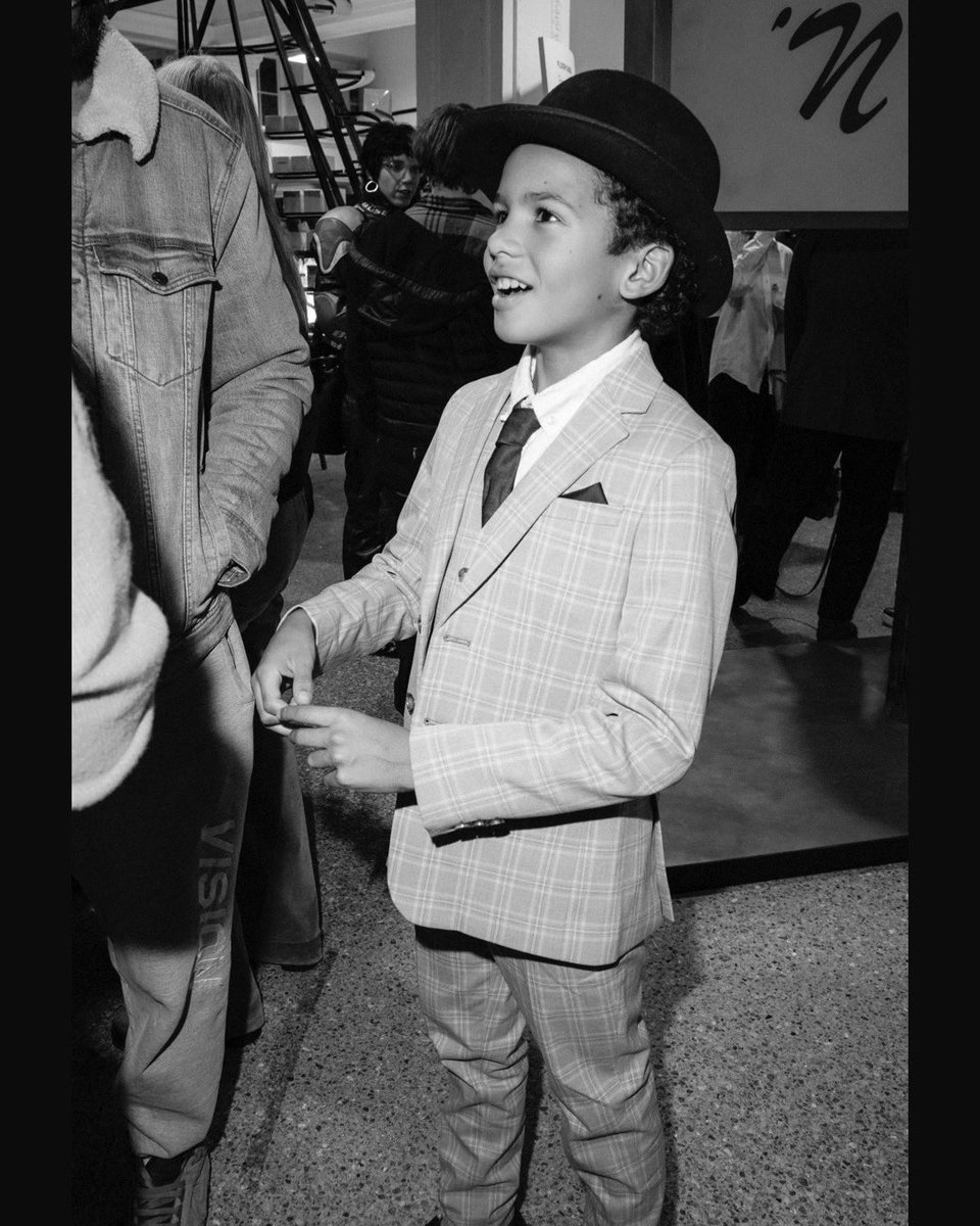 aruba ▼ red tweet media