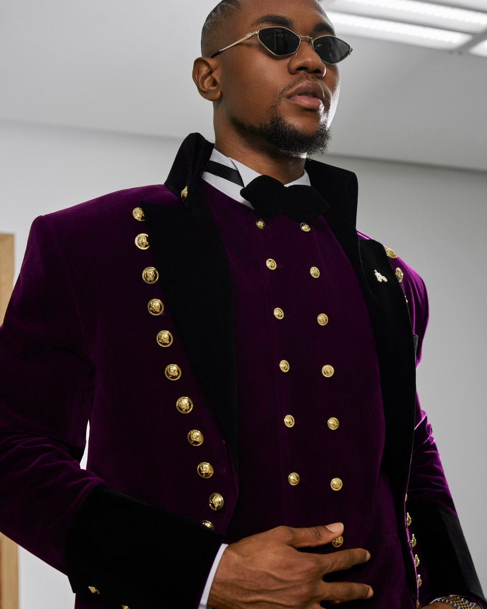 AjeboDanny's tweet image. Emotion but cross out the E