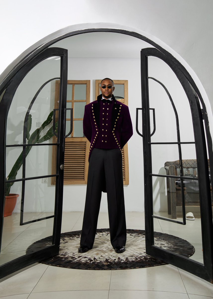 AjeboDanny's tweet image. Emotion but cross out the E