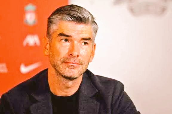 Hughes &amp; Edwards are in panic mode.

They've spent a staggering £250m on Isak and Wirtz. 

The return is a deeply embarrassing 3 goals + 4 assists in 31 games combined.

So they're trying to force Salah out to Saudi to make up the money to FSG.

This is what is really happening.