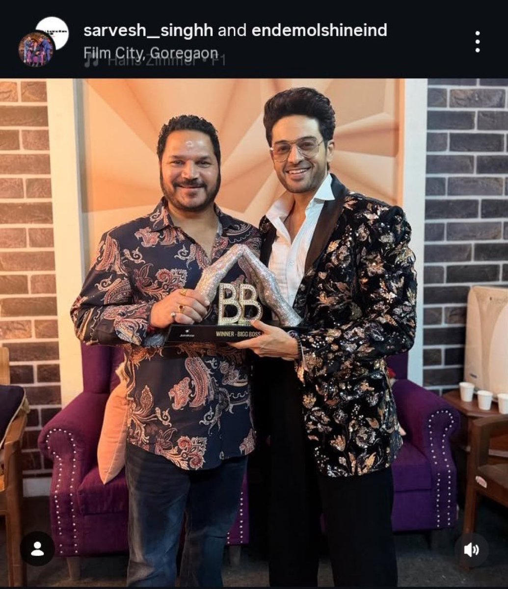 FactSlayerr's tweet photo. Sarvesh the @EndemolShineIND made sure when #GauravKhanna was not seen straight 7 weeks he use to bring multiple guests and every weekend salman khan use to tell him show up show up

He was feeded &amp; brought to finale and gave him the trophy

#FarrhanaBhatt #BiggBoss19 https://t.co/LvHr42J0OY