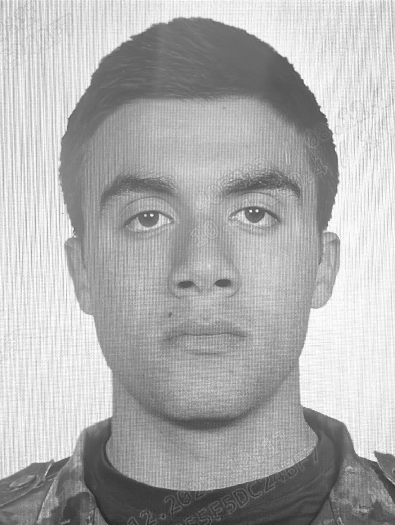 Çekmeköy'deki narkotik operasyonunda şehit olan polis memurumuz Emre Albayrak.

Başımız sağ olsun. 🇹🇷