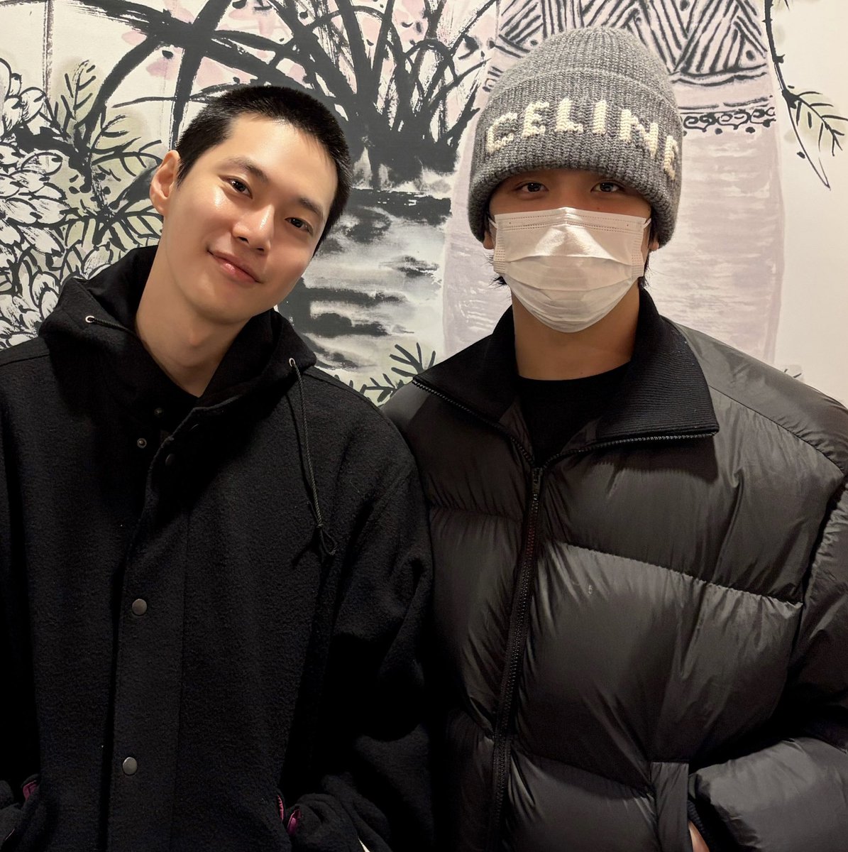 brilliantechan's tweet image. I can’t imagine if He can’t make it this time☹️
The relationship between both of them really precious
Haechan will encourage Doyoung when He’s down and Doyoung will do the same
They really looks like a real siblings
Thanks God to let them to speding time tgt before the…