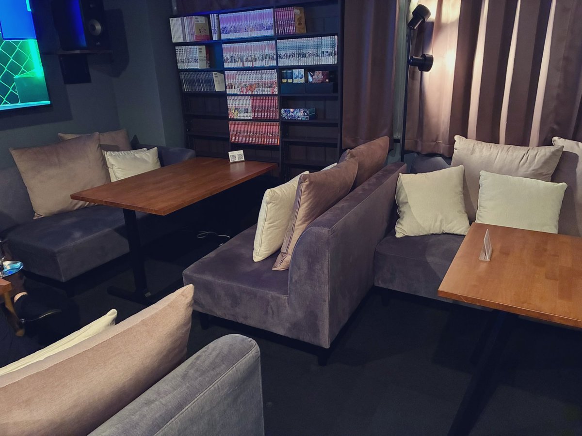 📢本日(月曜)も17時からオープン！
お仕事終わりにふらっとどうぞ🙌
シーシャはもちろん、
ボードゲーム・デュエルスペースのみの利用も大歓迎です！
お一人様でも、仲間とでも🕊️

気軽に遊びに来てください～！
#五反田シーシャ #シーシャ ＃ボドゲカフェ