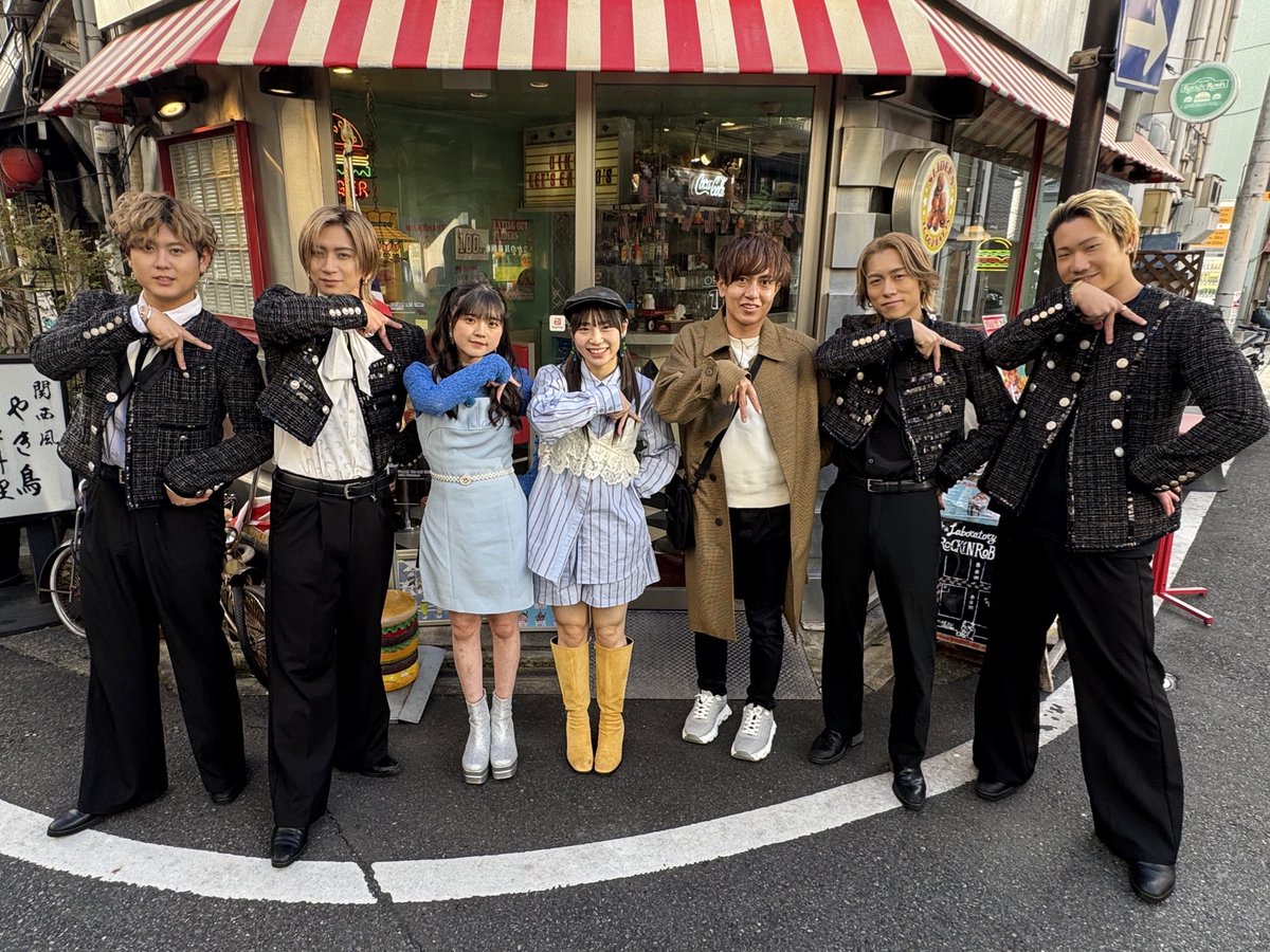 coolxcross's tweet photo. 次回の #クロスしようぜ！は…

 #ナゴグル と大須でクロスカードゲーム後編🃏

お腹いっぱいのメンバーたちの前に助っ人として
#アンジュルム 橋迫と松本が登場🪽🫧

果たして···
4種のグルメをコンプリートすることができるのか!? https://t.co/zVHLzUyuZh