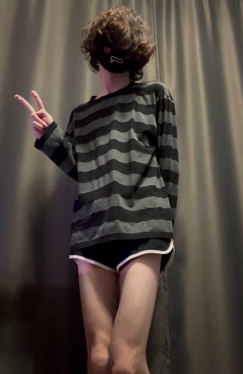 ThatOneeFox's tweet image. (  °꒳° )