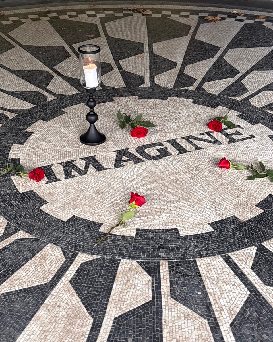 strawberryfield's tweet image. Today we remember John Lennon on the anniversary of his passing 🕊️

We remember all he gave to the world as a musician and peace campaigner. May we all imagine more so we can achieve a better world.

#JohnLennon