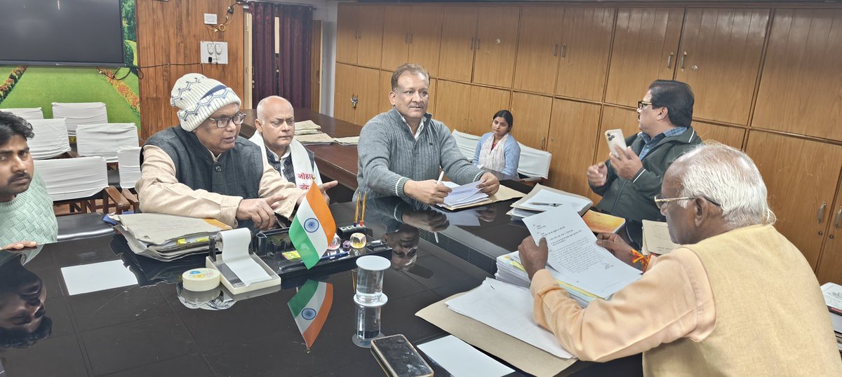 आज दिनांक  08/12/2025 दिन सोमवार को इन्दिरा भवन लखनऊ स्थित- उ०प्र०अनुसूचित जाति और अनुसूचित जनजाति आयोग के जनसुनवाई कक्ष में वादों की सुनवाई किया!