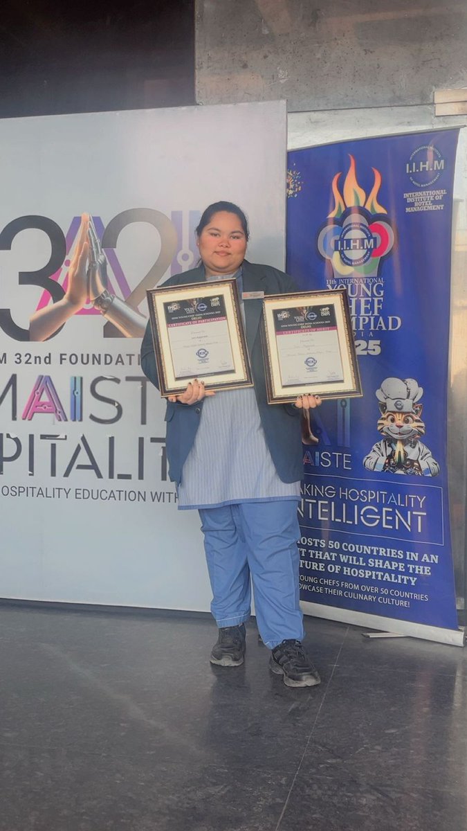 PublicAhlcon's tweet photo. A proud moment !!
Ishi Aggarwal of Class 12-F showcased exceptional culinary talent at the Young Chef interschool competition organised by IIHM Badarpur.
She qualified the prelims, and secured an impressive 8th position among 250 participants.
#AhlconPride #YoungChef #IIHM https://t.co/XvMXZFifL2