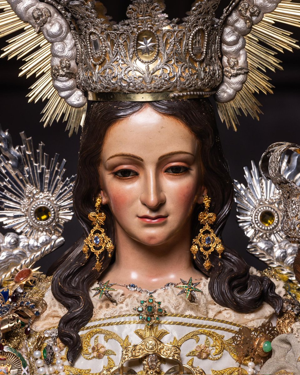 ¡Oh vara florecida
del tronco de Jesé!,
en gracia concebida,
¡oh gloria de Israel!

#CofradíasMLG 
#InmaculadaConcepción