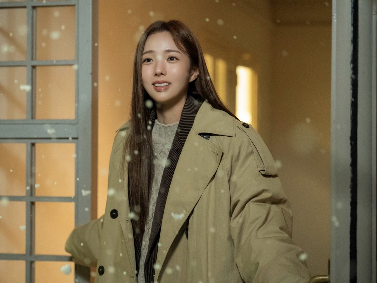 [#PHOTO]
[채수빈] '위크엔드 막스마라' 광고 비하인드
💌 blog.naver.com/kkbyss/2241024… 

#채수빈 #ChaeSooBin
#광고 #위크엔드막스마라 #WeekendMaxMara
#아이즈매거진 #eyesmag