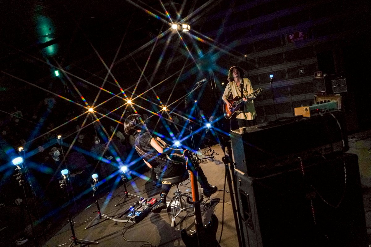 咲夜は彩の国さいたま芸術劇場 映像ホールでの踊る犬コロ 結成10周年記念公演「BARK TO THE FUTURE」でVJ/LJ映像演出・ライヴカメラ演出（Shin Ohshima Film）を担当させていただきました。WildSideTokyoからお借りした照明卓で簡易的な照明演出もさせていただきました。
