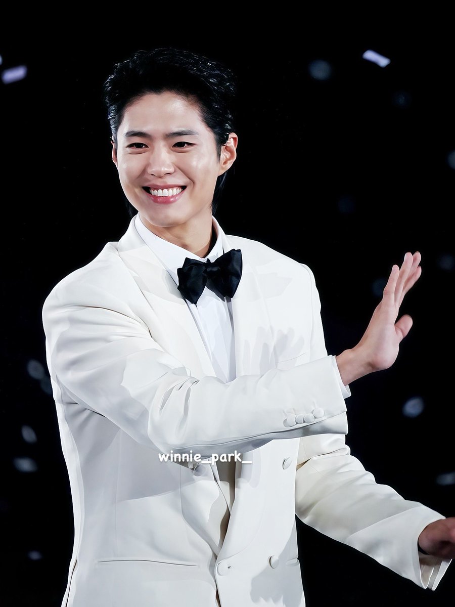 winnie_park_'s tweet photo. @BOGUMMY I just saw that you know how to ride the Ubike on the IG.🥳🥳

#AAA2025 #ACON2025 #2025AsiaArtistAwards
#AAA2025_KAOHSIUNG #AAA_10th #AAA #parkbogum #박보검 #朴寶劍 https://t.co/25RvcIVD46