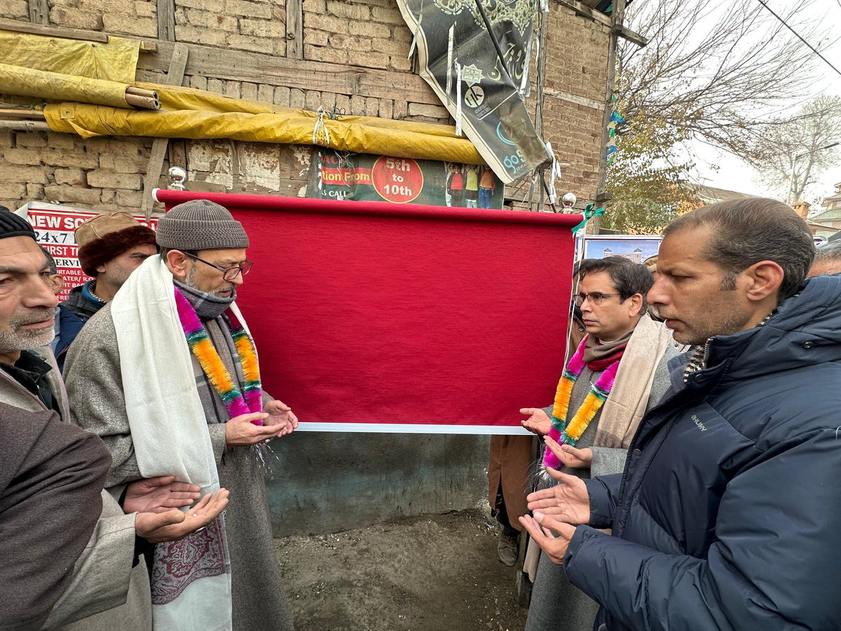 Laid the foundation stone of Bab-e-Zehra calligraphic gate at Gasiyar the gateway to Astan Mir Shams-ud-Din Iraqi and Imam Bara Zadibal.

While improving lanes, drains, roads and sewage is essential, I had promised myself to also use my CDF to enhance the aesthetic and spiritual