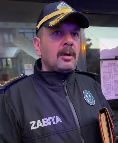 HaberKupur's tweet photo. Zonguldak Devrek'te yaptığı gıda denetimleriyle bilinen Zabıta Amiri Abdurrahim Altuntaş görevden alındı. https://t.co/FbaZu7a5na