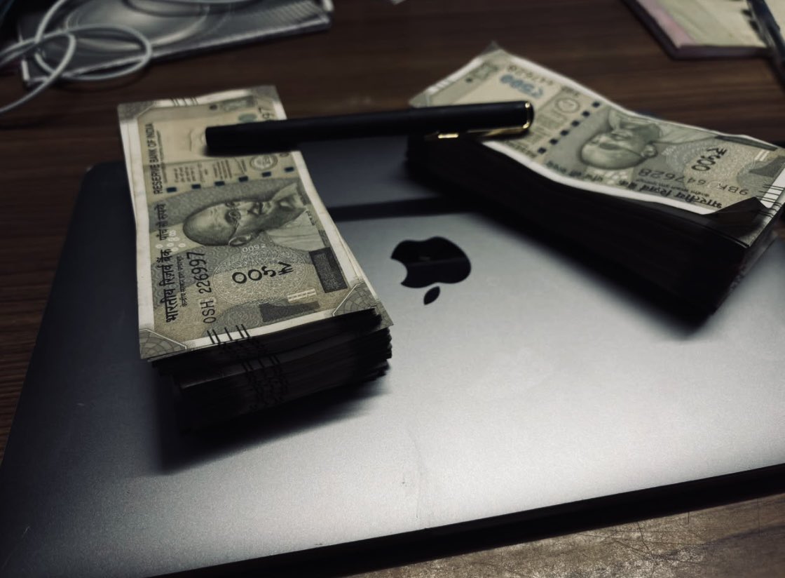 finally confessing to my parents today that I don’t sell drugs.

I’ve withdrawn my recent payout from the nearest ATM &amp; I’m telling them everything today how trading made it possible.
Wish me luck fam!

If you don’t hear from me soon, realize that I died to my mom’s sandals.🩴